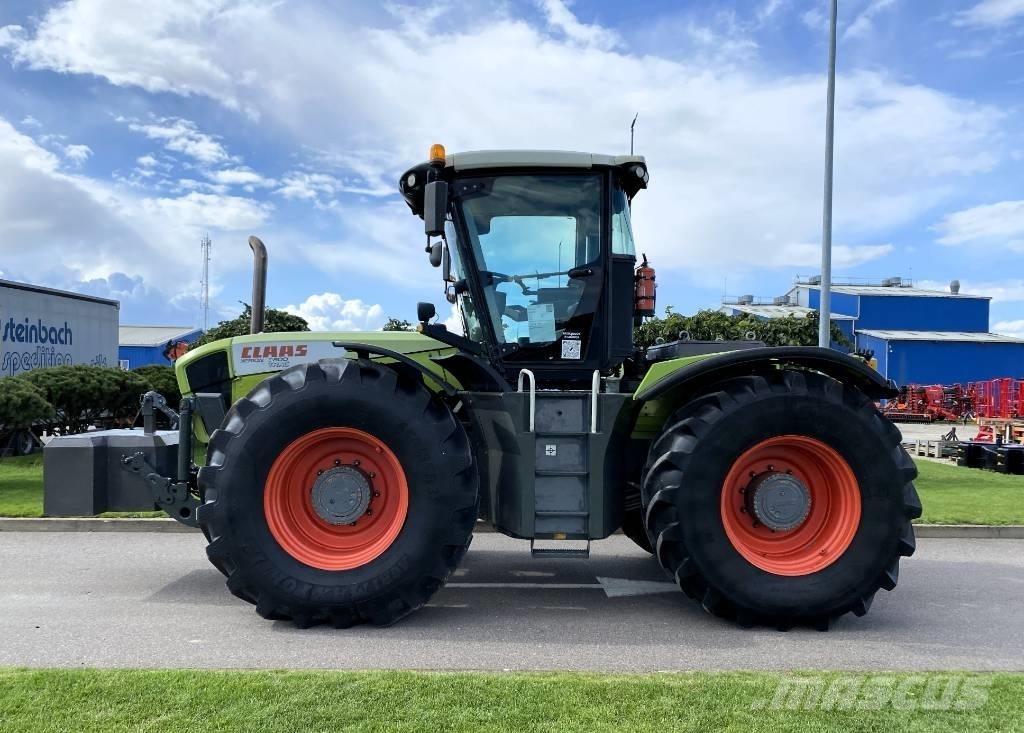 CLAAS Xerion 3800 الجرارات