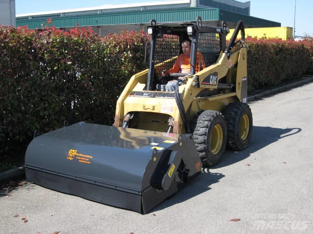 M3 Sweeper Bucket HD ماكينات أخرى لتجهيز الأراضي