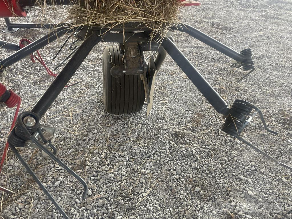 SIP SPIDER 915 / 8 مكابس وميبسات التبن