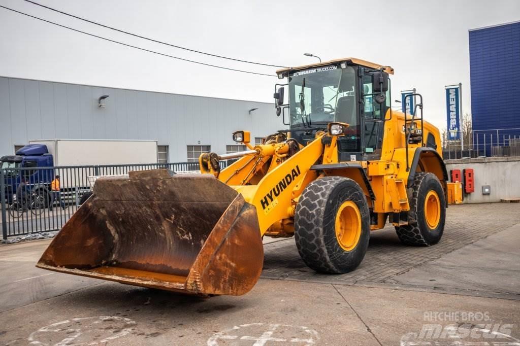 Hyundai HL955XT لوادر بعجل