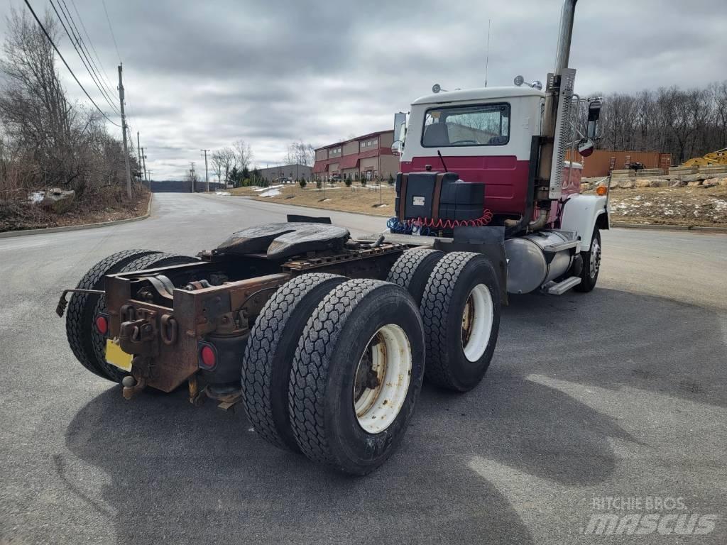 Mack RW613 وحدات الجر