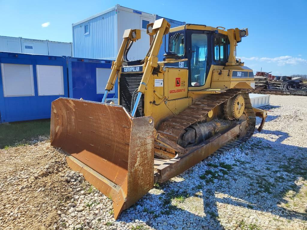 CAT D 6 R XL بلدوزرات مجنزرة