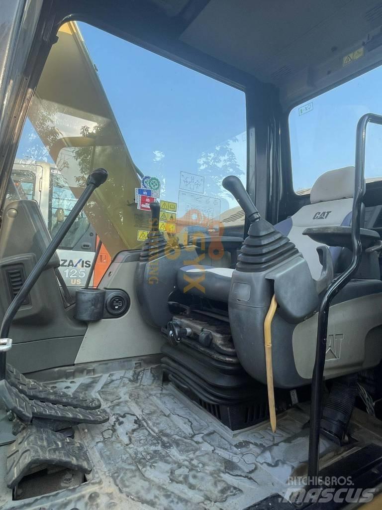 Komatsu PC 200-8 حفارات زحافة