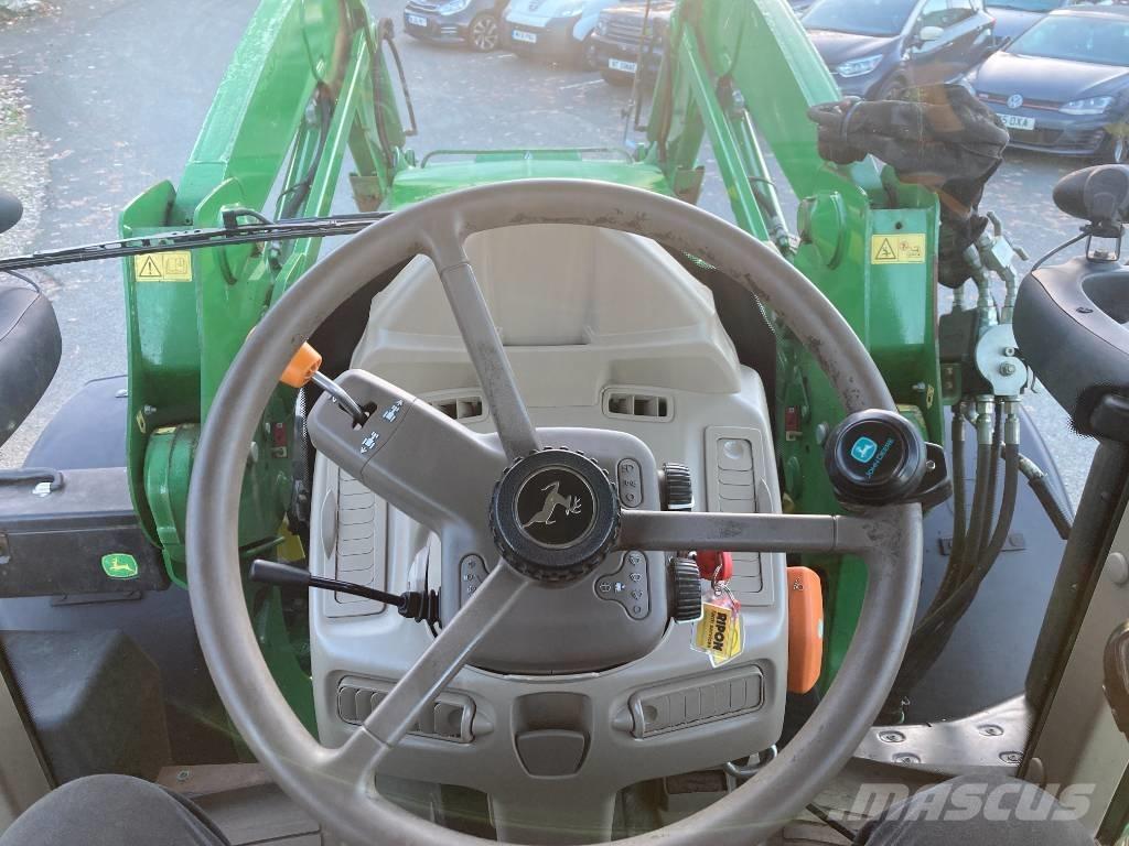 John Deere 6130 M الجرارات