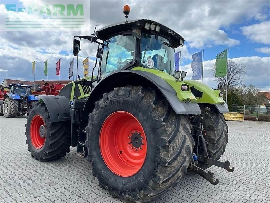 CLAAS axion 930 الجرارات