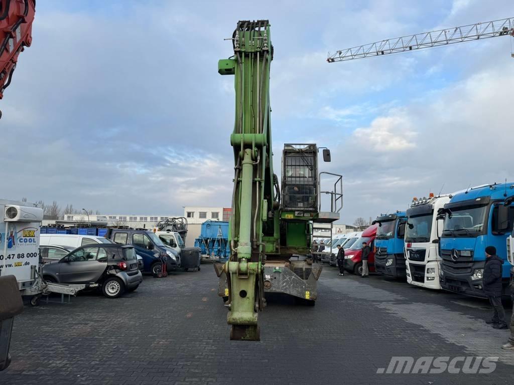 Sennebogen 821 E حفارات بعجل