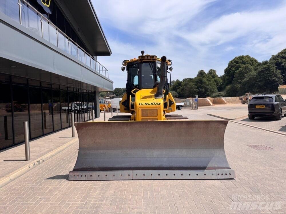 Komatsu D51PXi-24EO بلدوزرات مجنزرة