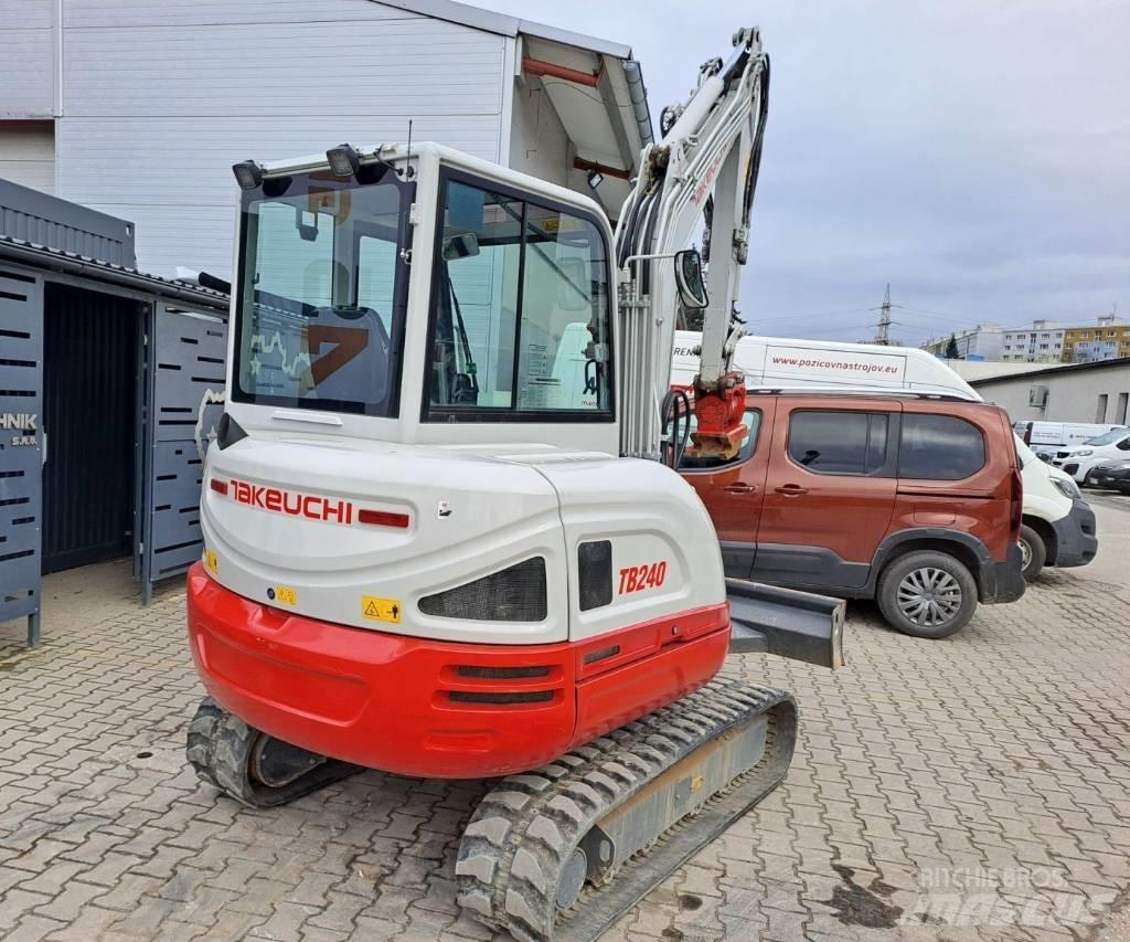 Takeuchi TB 240 حفارات صغيرة أقل من 7 طن (حفارات صغيرة)