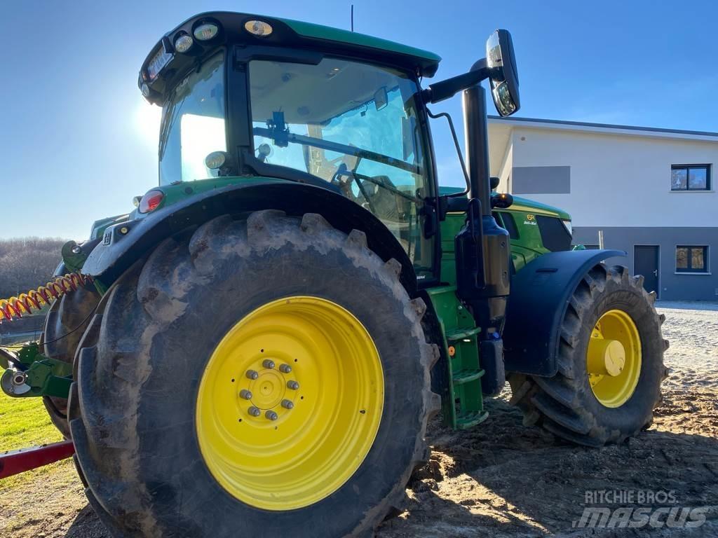 John Deere 6R 165 الجرارات