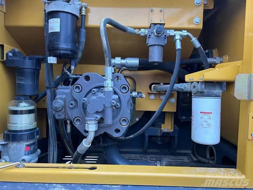 XCMG XE 200 DA حفارات زحافة
