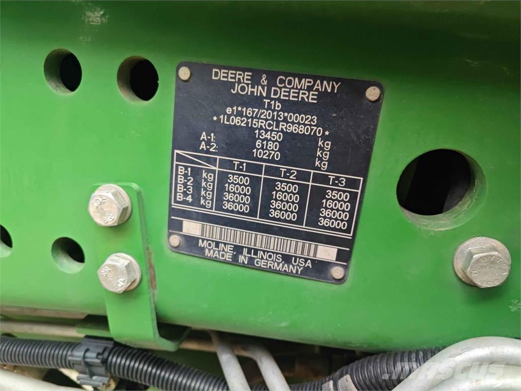John Deere 6215R الجرارات