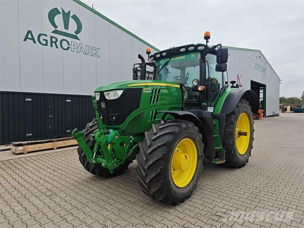 John Deere 6215R الجرارات