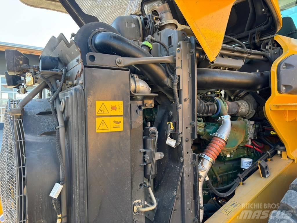 Volvo L 90 H لوادر بعجل