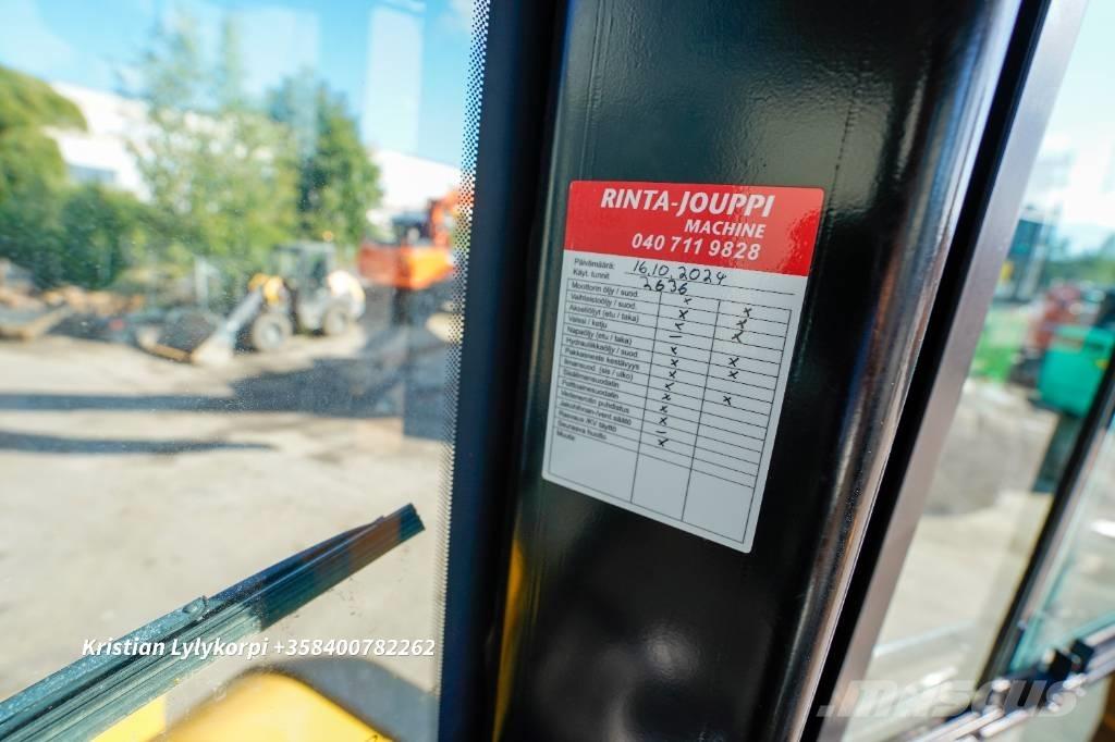 JCB 437HT لوادر بعجل