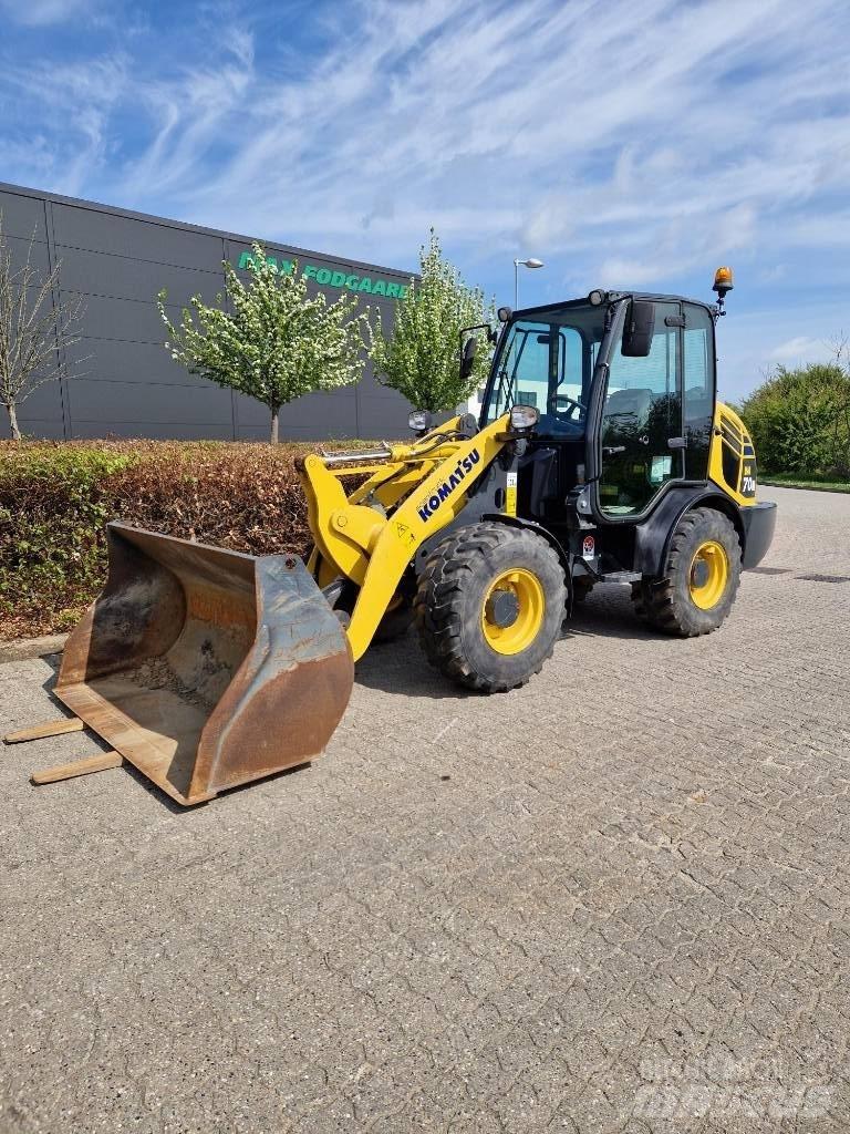 Komatsu WA70M لوادر صغيرة
