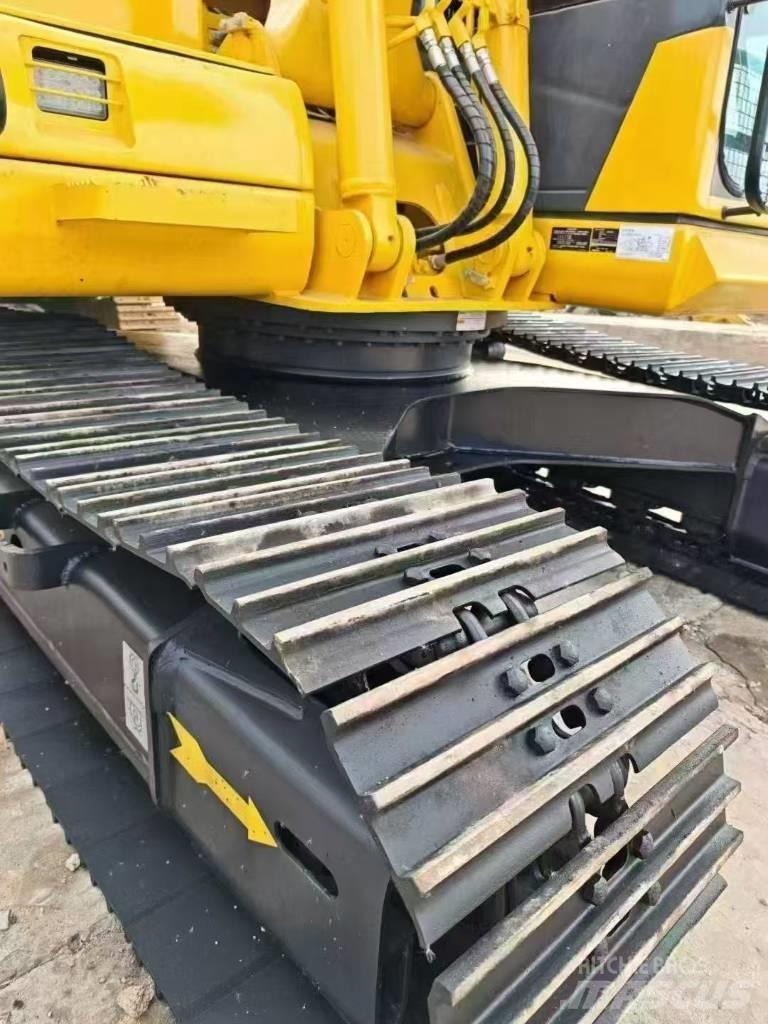 Komatsu 130-7 حفارات زحافة