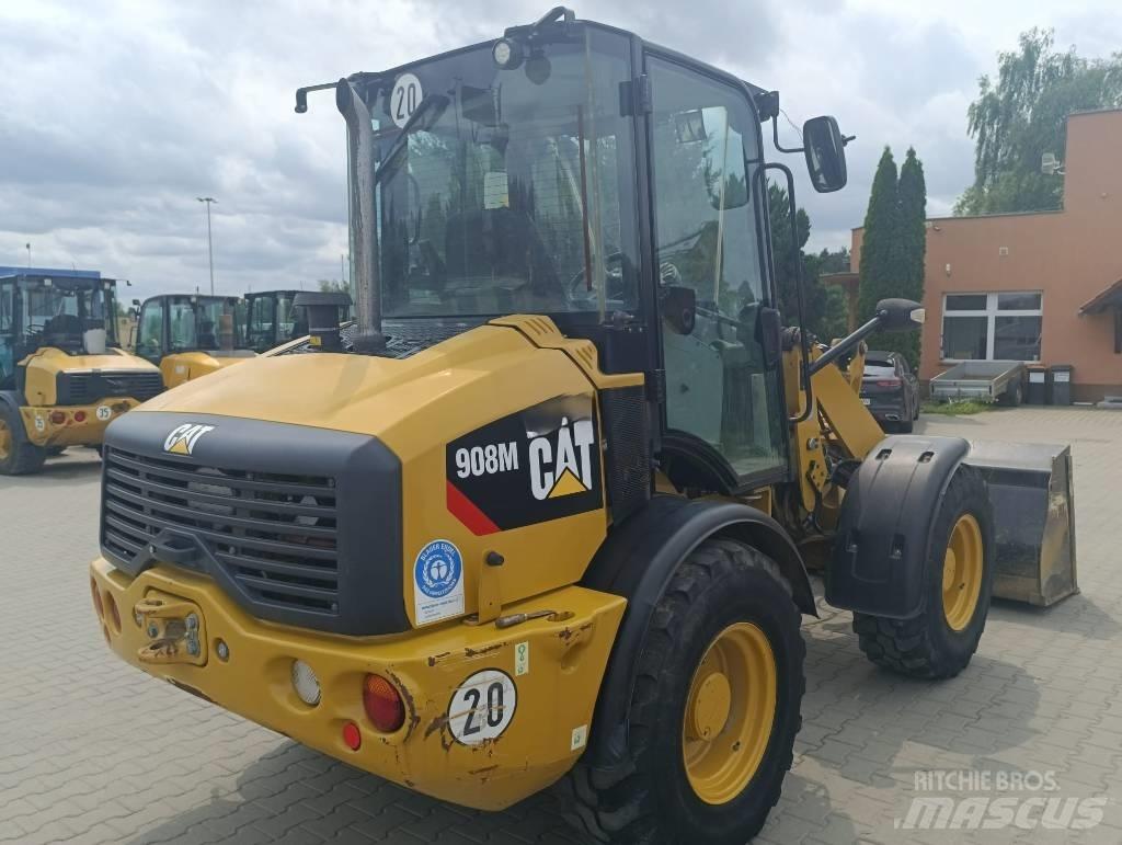 CAT 908M لوادر بعجل
