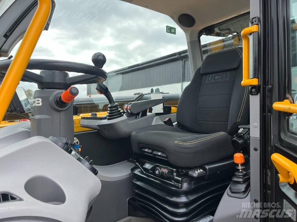 JCB 536-95 مناولات متداخلة
