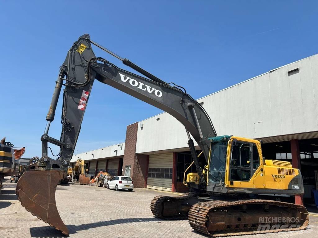 Volvo EC 290 B LC حفارات زحافة