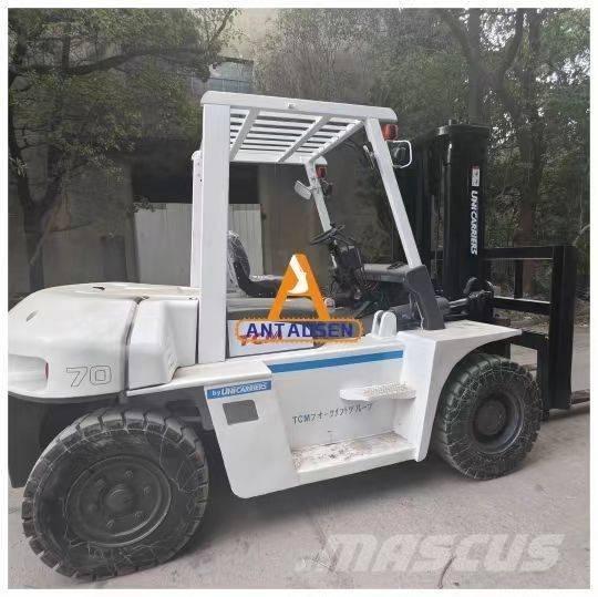 TCM FD 70 Z8 شاحنات الديزل