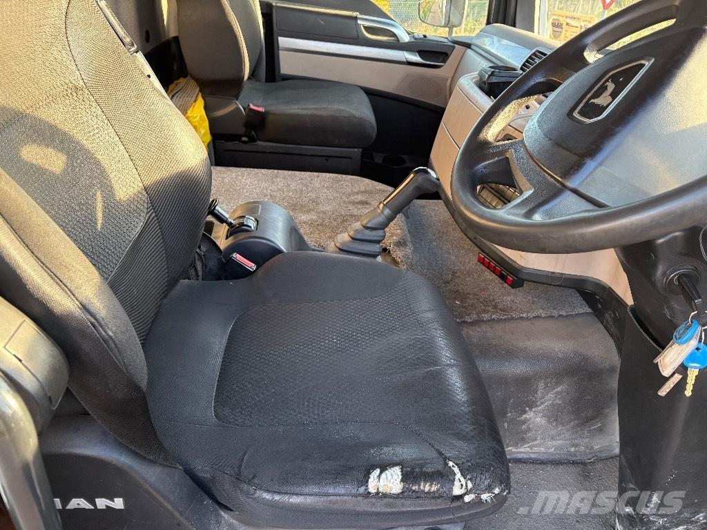 MAN TGM 18.250 شاحنات لوادر