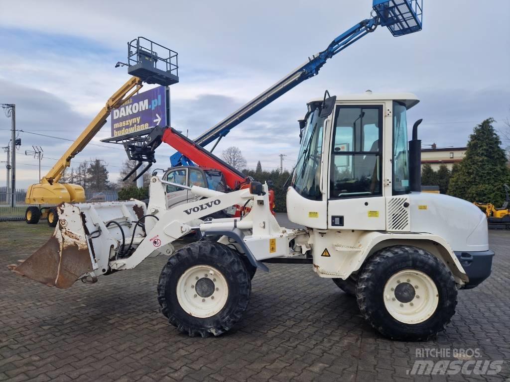 Volvo L 30 B لوادر بعجل