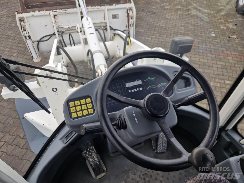 Volvo L 30 B لوادر بعجل