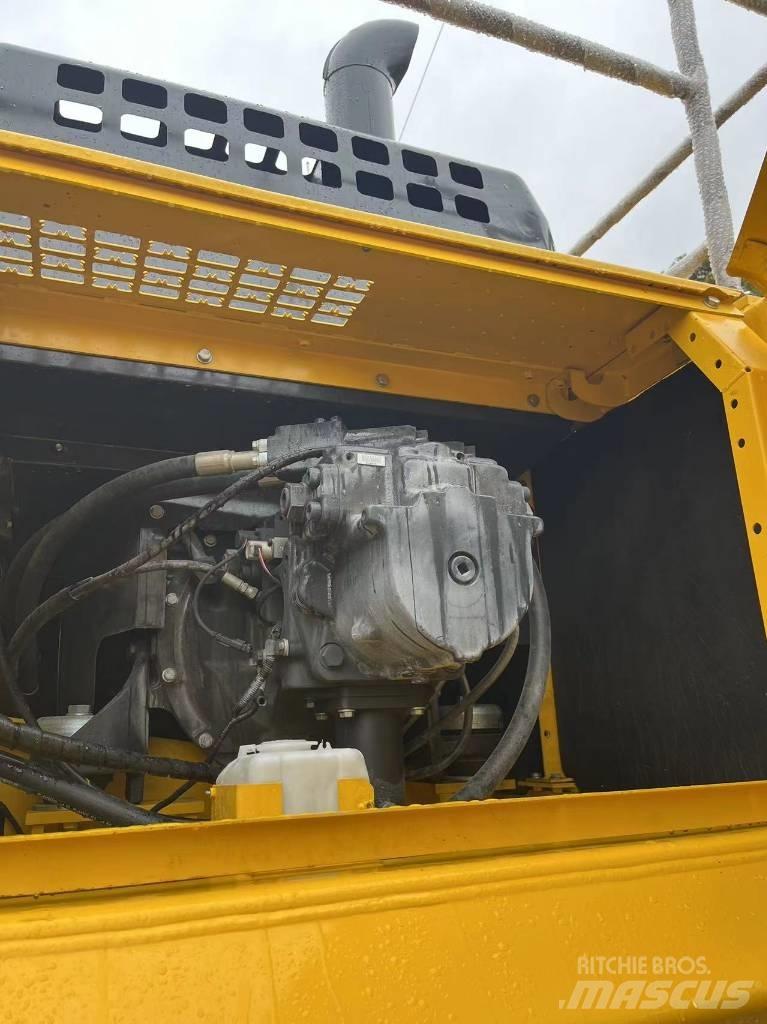 Komatsu PC 450-8 حفارات زحافة