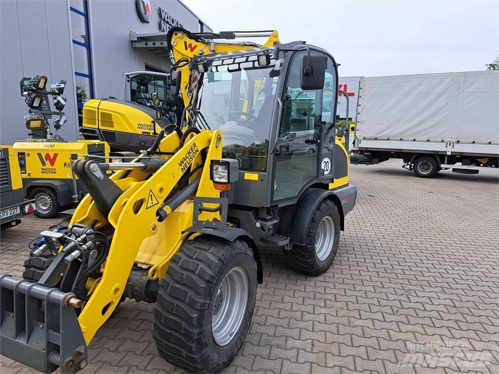Wacker Neuson WL38 لوادر بعجل
