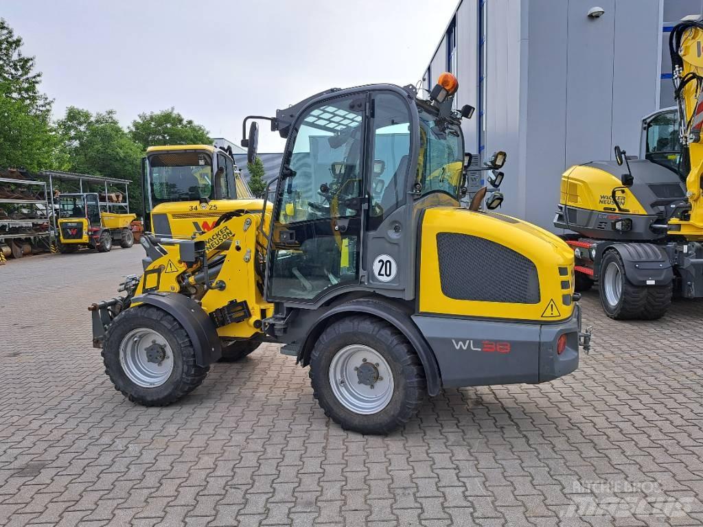 Wacker Neuson WL38 لوادر بعجل