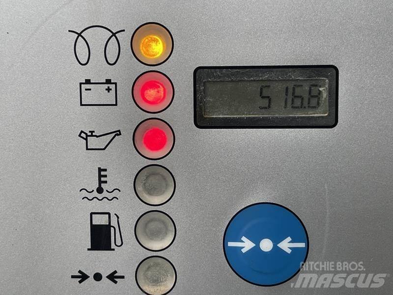 Compair C 60 - 12 مكابس
