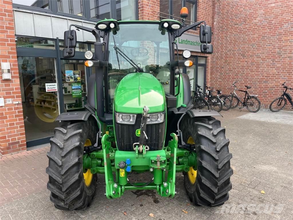 John Deere 5100R الجرارات