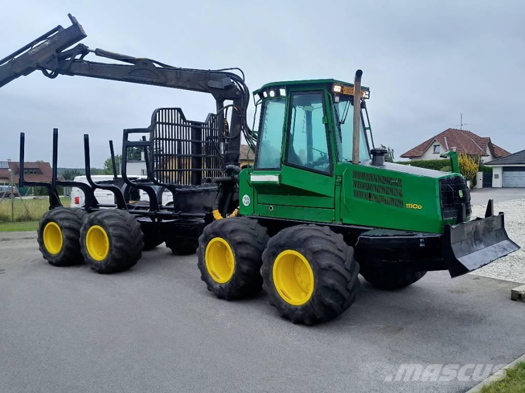 John Deere 1110 D شاحنات