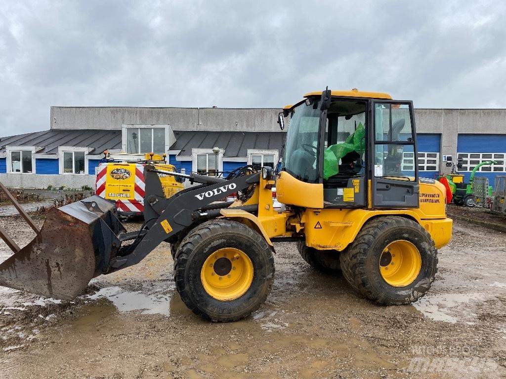 Volvo L 35 G لوادر بعجل