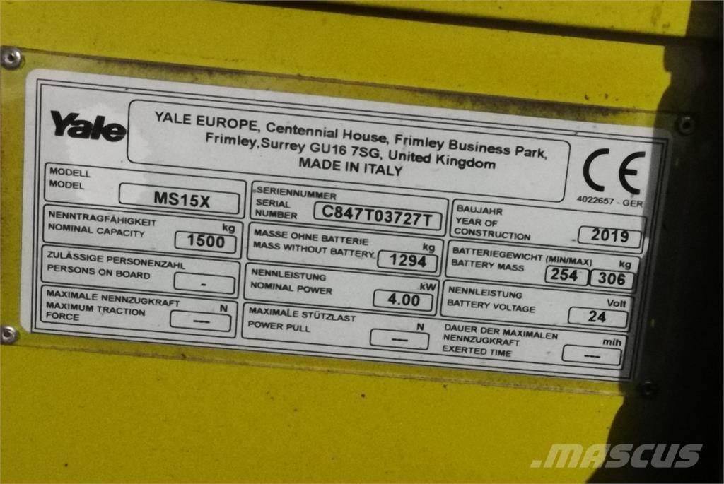 Yale MS15XSL شاحنات مناولة ذاتية الدفع