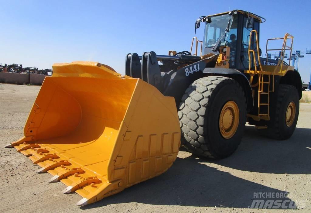 John Deere 844 J لوادر بعجل