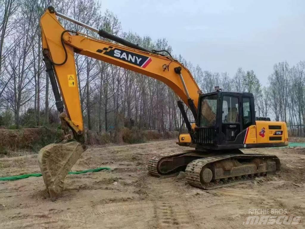 Sany SY 215 C حفارات زحافة