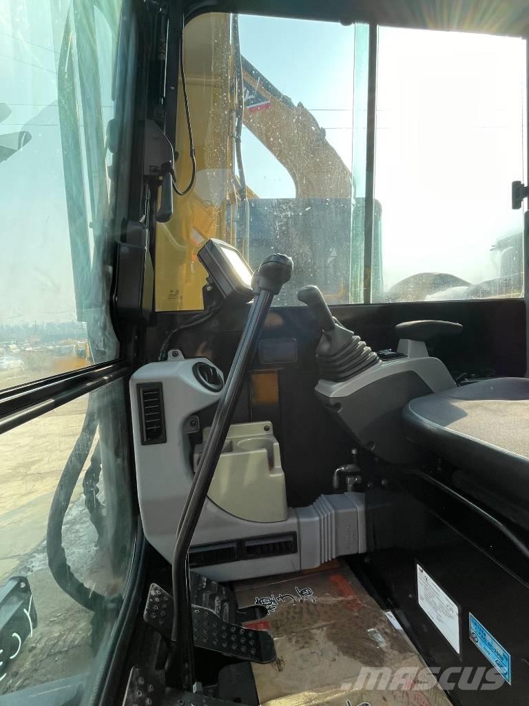 CAT 305.5E2 حفارات زحافة