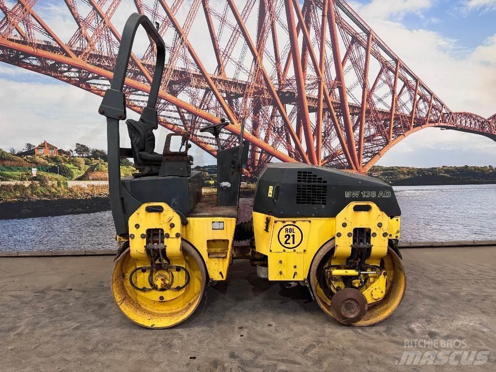 Bomag BW 138 AD مداحل ثنائية الاسطوانة