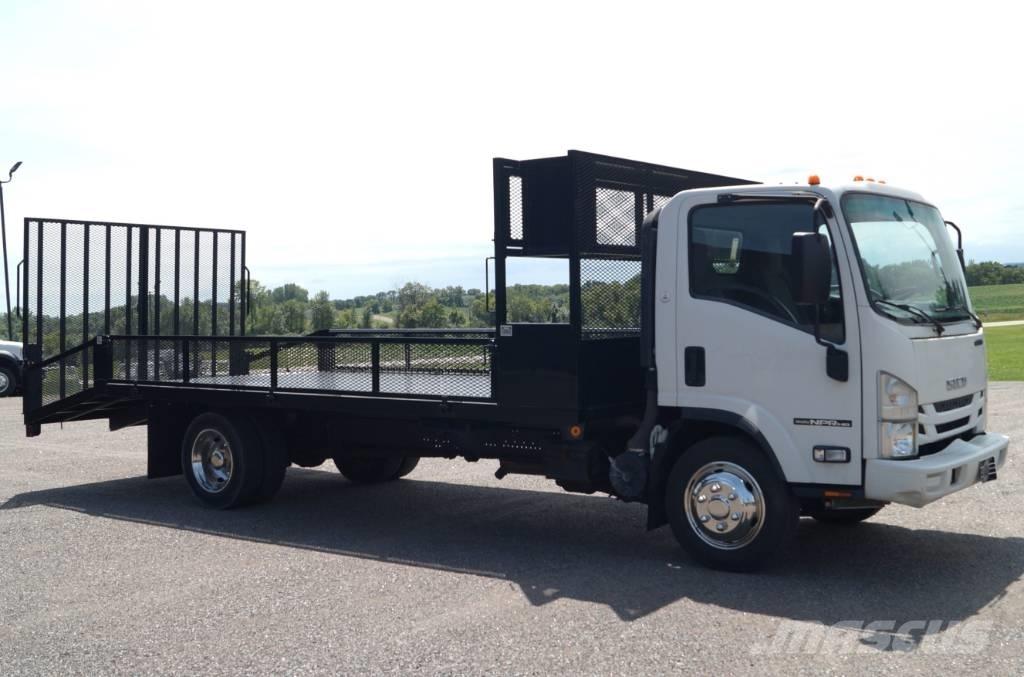 Isuzu NPR HD شاحنات مسطحة/مفصلية الجوانب