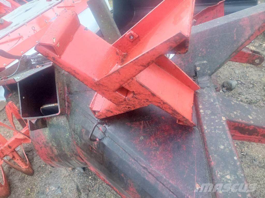 Esko 240 قاذفات الجليد