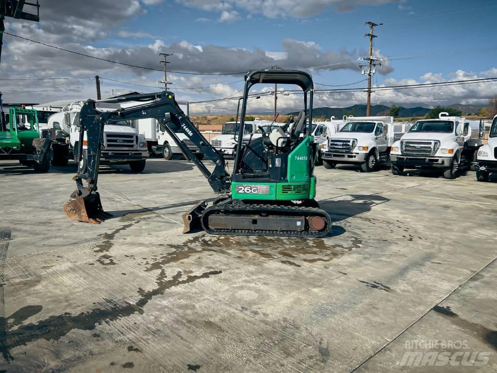 John Deere 26 G لوادر انزلاقية التوجيه