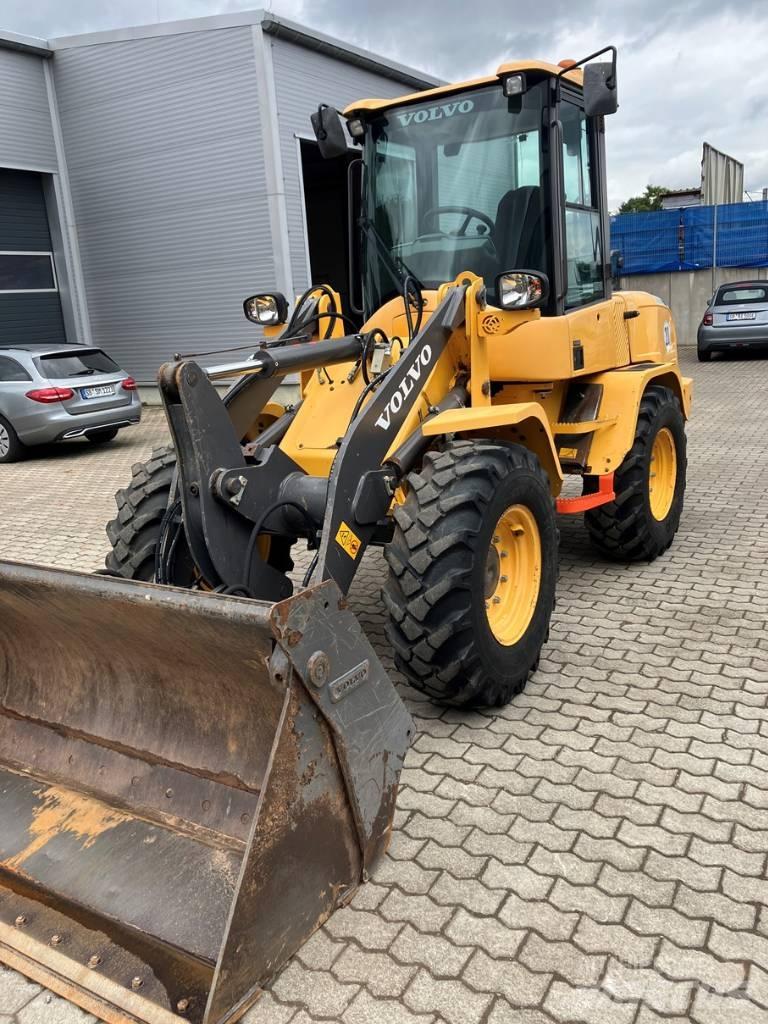 Volvo L 30 G لوادر بعجل