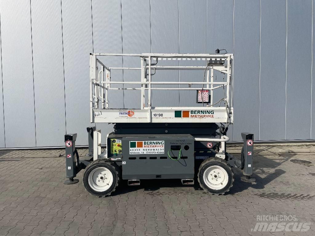 SkyJack SJ 6832 RTE رافعات مقصية الشكل