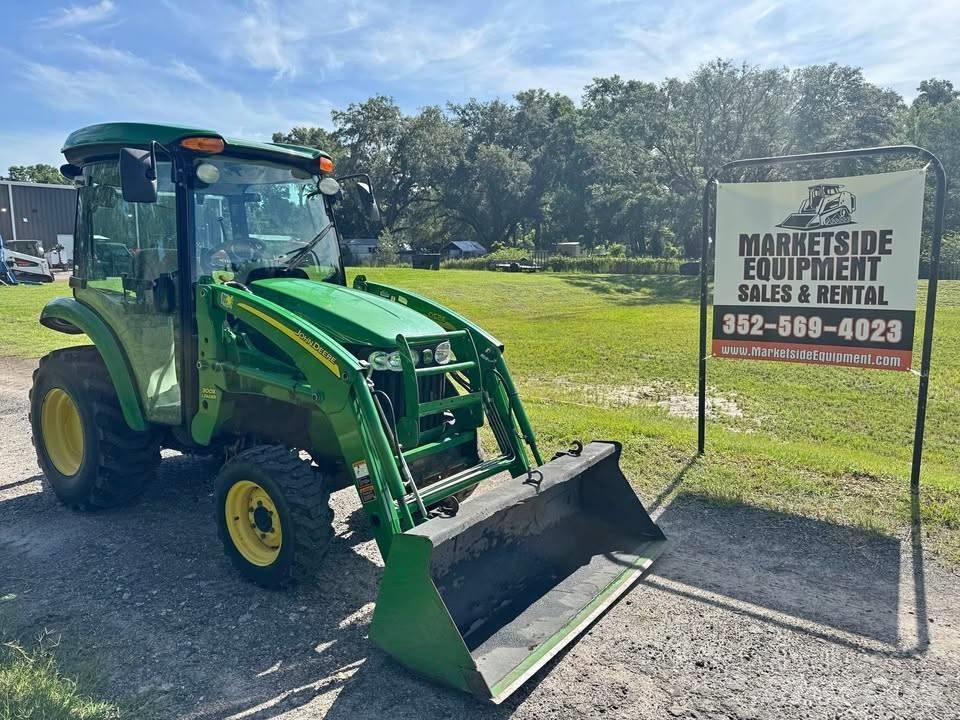 John Deere 3520 الجرارات