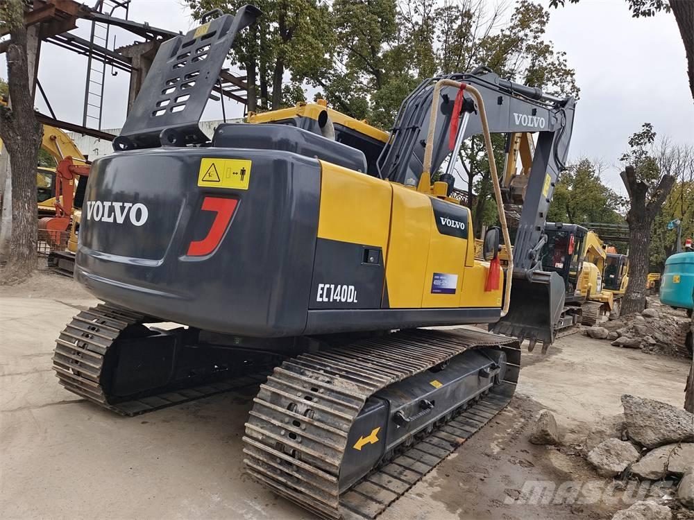 Volvo EC 140 B LC حفارات زحافة