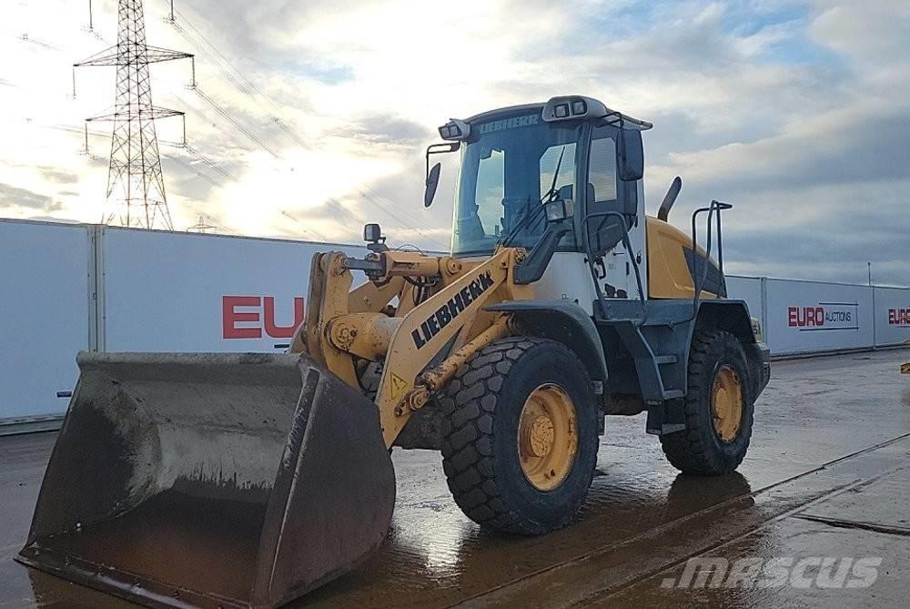 Liebherr L 528 لوادر بعجل