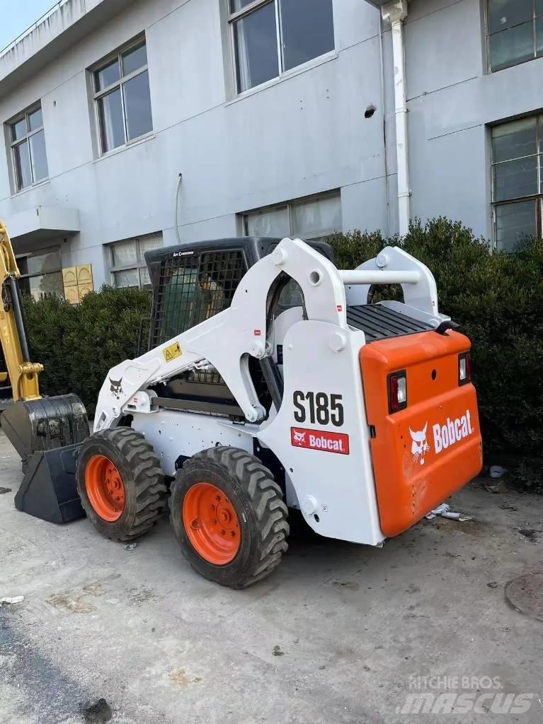 Bobcat S185 لوادر انزلاقية التوجيه