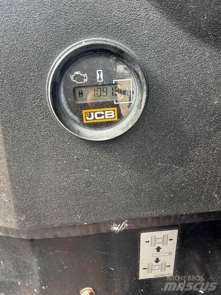 JCB 16 C-1 حفارات صغيرة أقل من 7 طن (حفارات صغيرة)