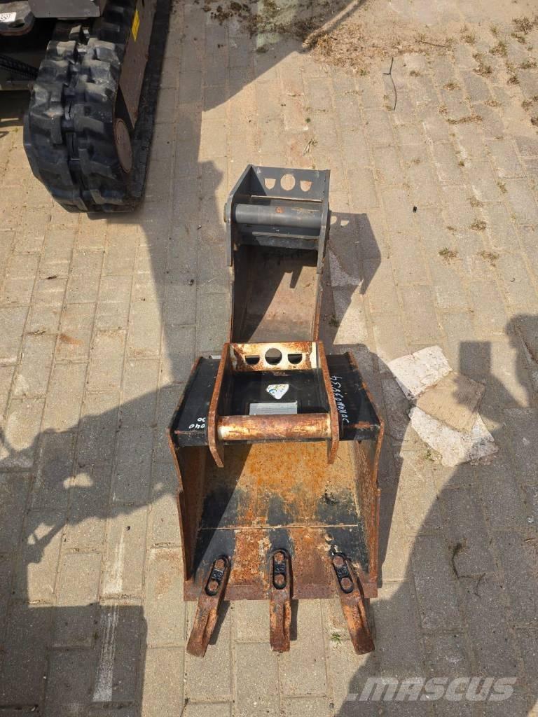 Volvo EC 18 E حفارات صغيرة أقل من 7 طن (حفارات صغيرة)